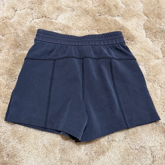 Lululemon Softstreme shorts - Picture 2 of 6